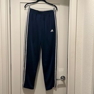 👟Adidas track pants elastic fit in Men’s Large
